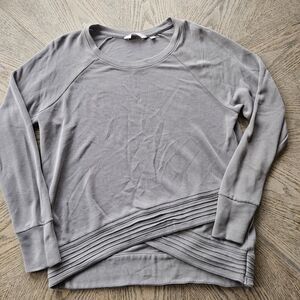 Athleta Serenity Criss Cross Sweatshirt Top Petite M Gray Raglan Long Sleeve